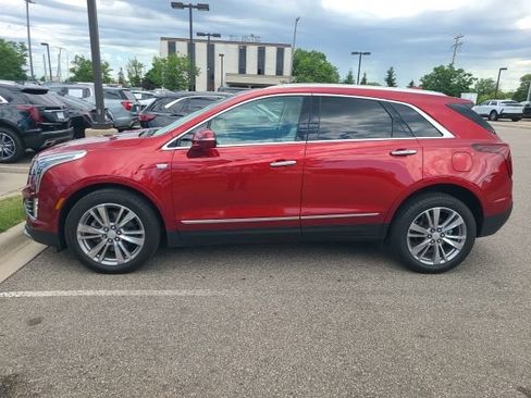 Used 2024 Cadillac XT5 Premium Luxury w/ Technology Package FWD image 3