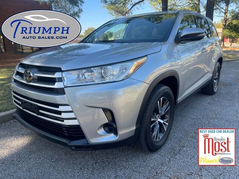 Used 2019 Toyota Highlander LE image 1