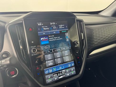 Used 2025 Subaru Forester Premium w/ Convenience Package #2 image 16