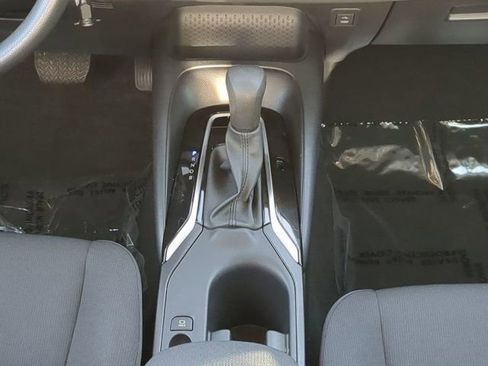 Used 2025 Toyota Corolla LE FWD image 17