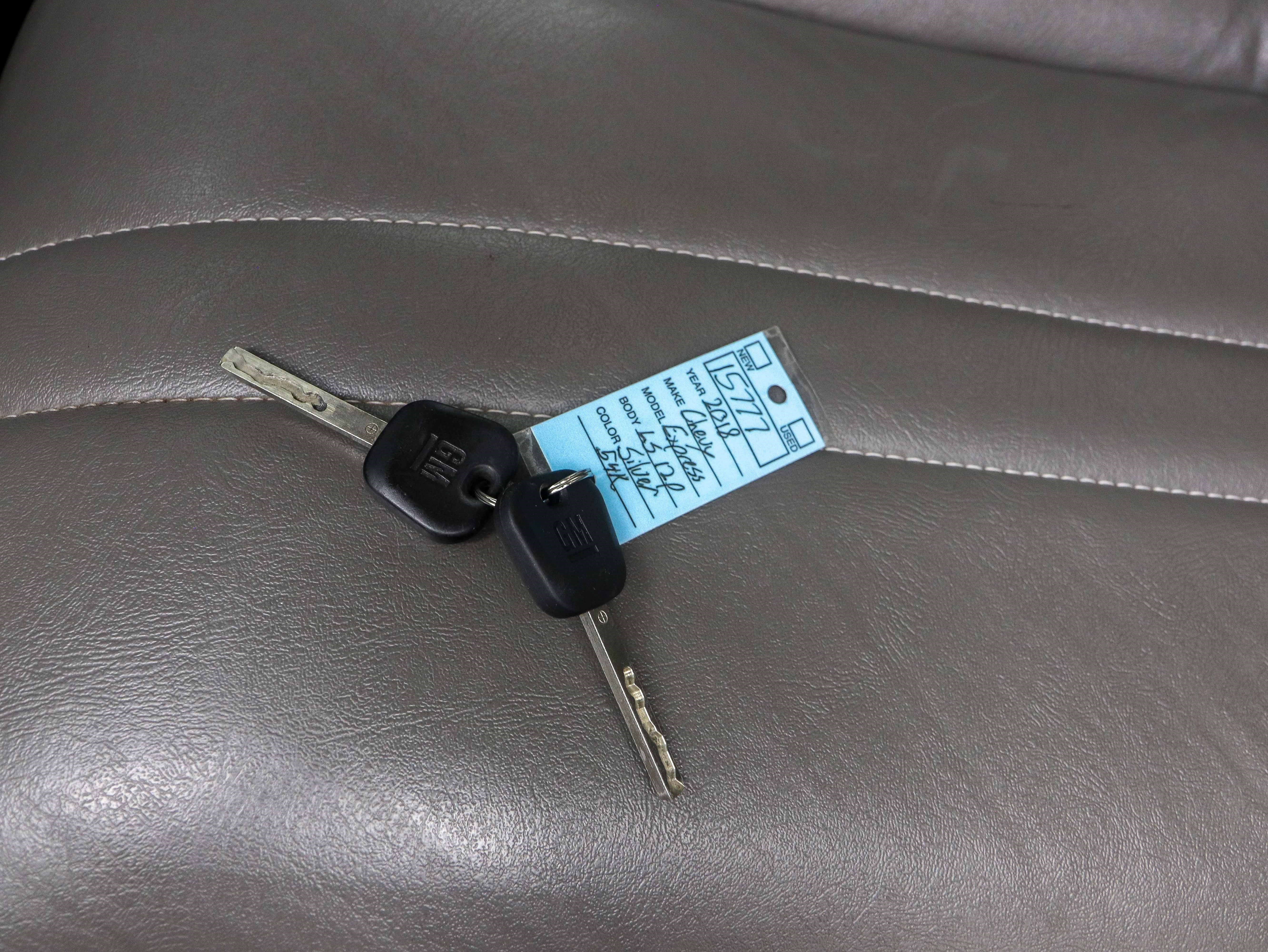 Used 2018 Chevrolet Express 2500 LS w/ Driver Convenience Package RWD image 24