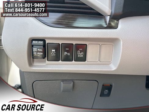 Used 2015 Toyota Sienna XLE w/ XLE Navigation Package image 18