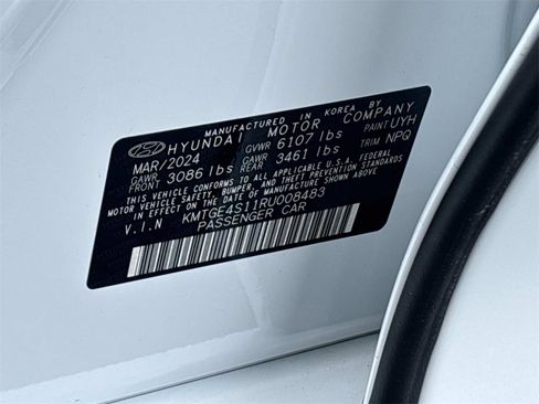 Used 2024 Genesis G80 image 15