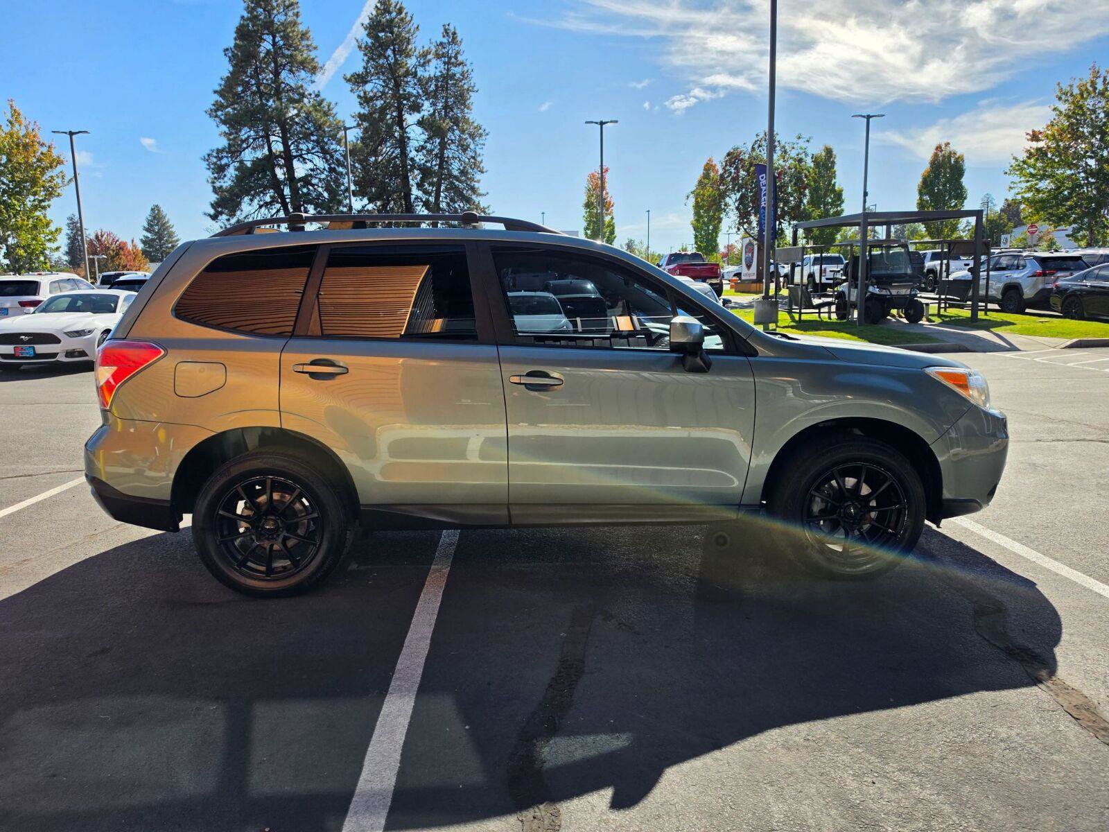 Used 2016 Subaru Forester 2.5i Premium w/ Popular Package #2 AWD/4WD image 6