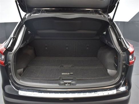 Used 2022 Nissan Rogue Sport SL w/ Premium Package image 21