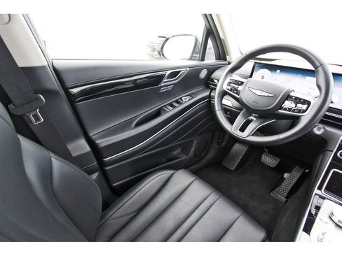 Used 2025 Genesis GV80 2.5T Standard image 8