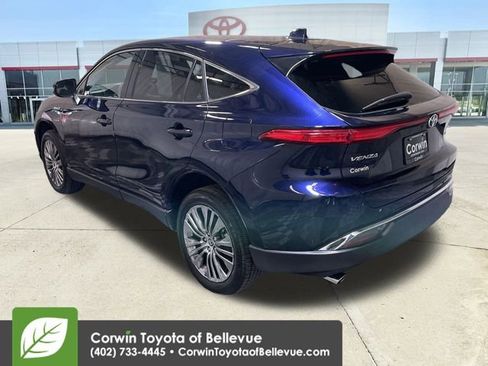 Used 2021 Toyota Venza Limited image 6