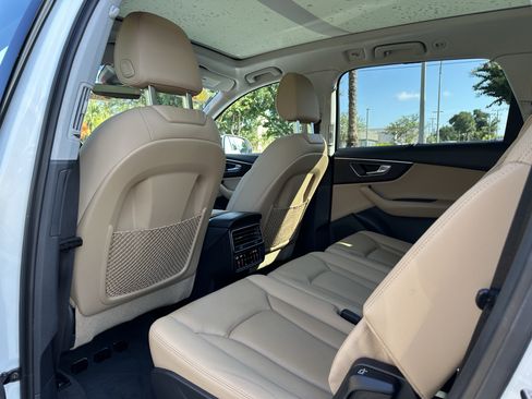 Used 2021 Audi Q7 2.0T Premium Plus w/ Executive Package AWD/4WD image 17
