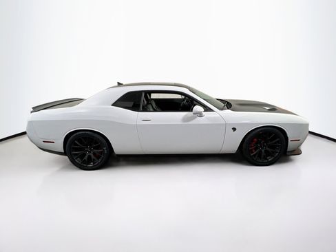 Used 2016 Dodge Challenger SRT Hellcat image 4