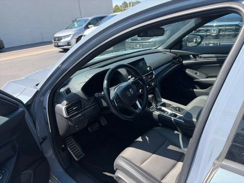 Used 2022 Honda Accord Sport image 9