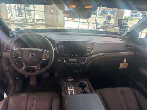 Used 2025 Honda Passport TrailSport image 14