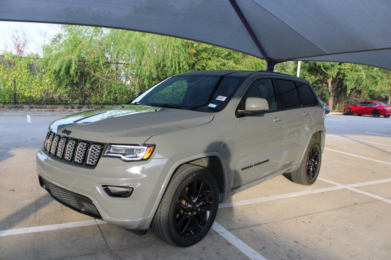 Used 2020 Jeep Grand Cherokee Altitude AWD/4WD image 1