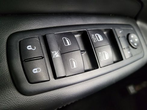 Used 2015 Jeep Grand Cherokee Altitude image 27