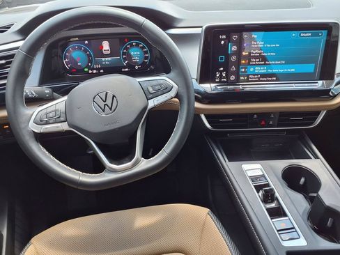 Used 2024 Volkswagen Atlas Cross Sport SE FWD image 14