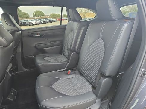 Used 2025 Toyota Highlander XSE image 15