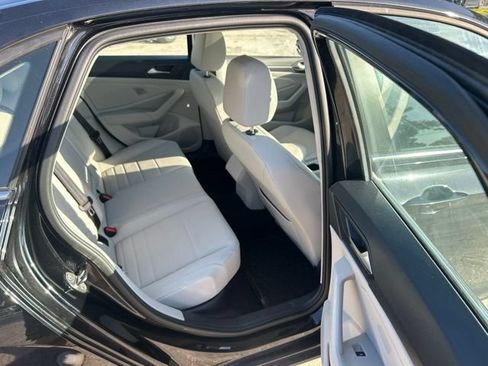 Used 2023 Volkswagen Jetta SE FWD image 8