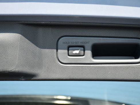 Certified 2025 Honda Pilot Touring image 31