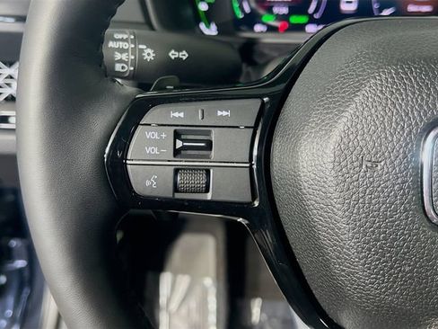 Used 2025 Honda Accord Touring image 17