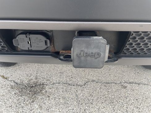 Used 2021 Jeep Cherokee Trailhawk w/ Trailer Tow Group image 6