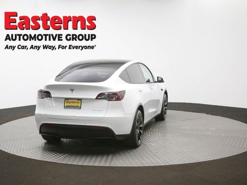 Used 2022 Tesla Model Y Long Range image 40