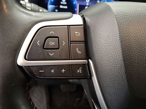 Used 2023 Toyota Highlander Limited image 17