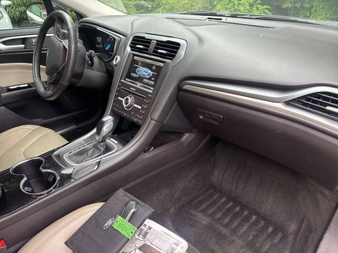 Used 2016 Ford Fusion Titanium FWD image 19