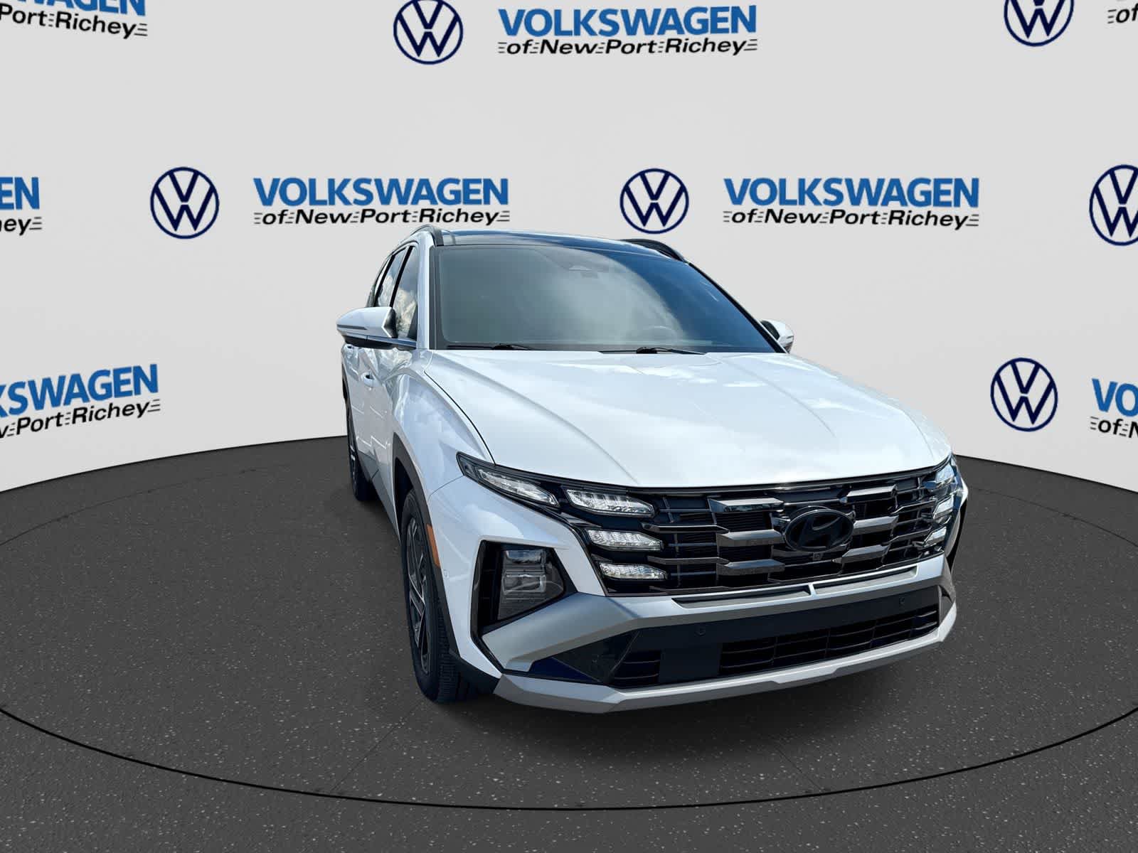 Used 2025 Hyundai Tucson Limited FWD image 16