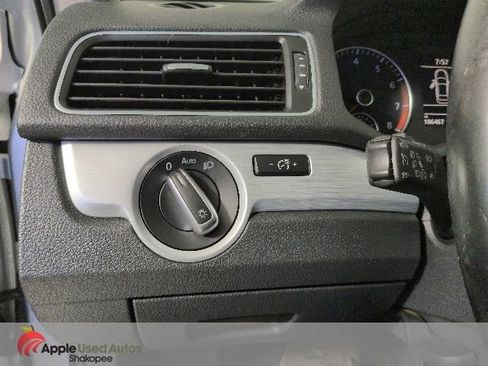 Used 2013 Volkswagen Passat 2.5 SE FWD image 24
