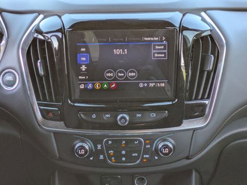 Used 2023 Chevrolet Traverse RS image 20