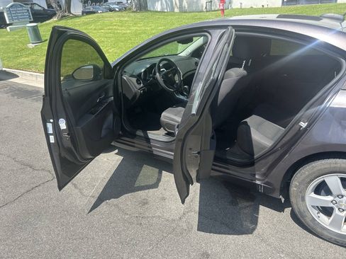 Used 2015 Chevrolet Cruze LT FWD image 7