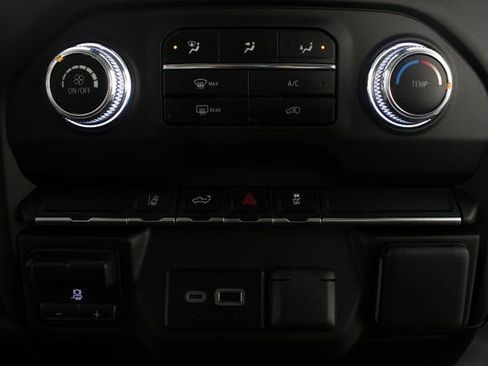 Used 2025 GMC Sierra 2500 Pro w/ Convenience Package image 6