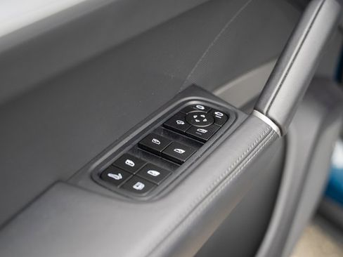 Certified 2024 Porsche Cayenne image 17