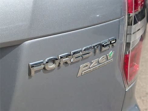 Used 2015 Subaru Forester 2.5i Limited image 12