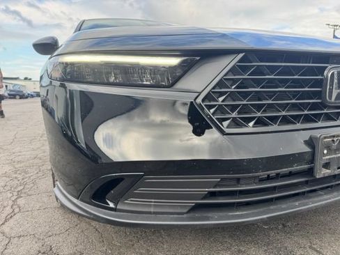 Used 2023 Honda Accord EX image 11