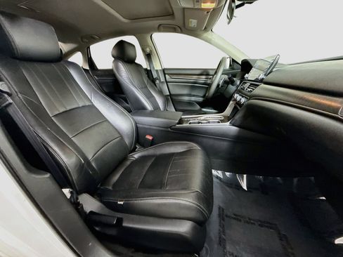 Used 2021 Honda Accord EX image 29