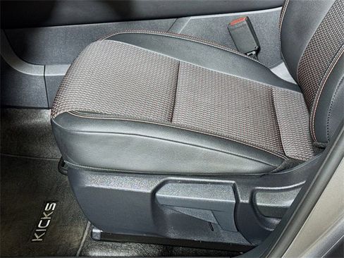 Used 2025 Nissan Kicks SR image 16