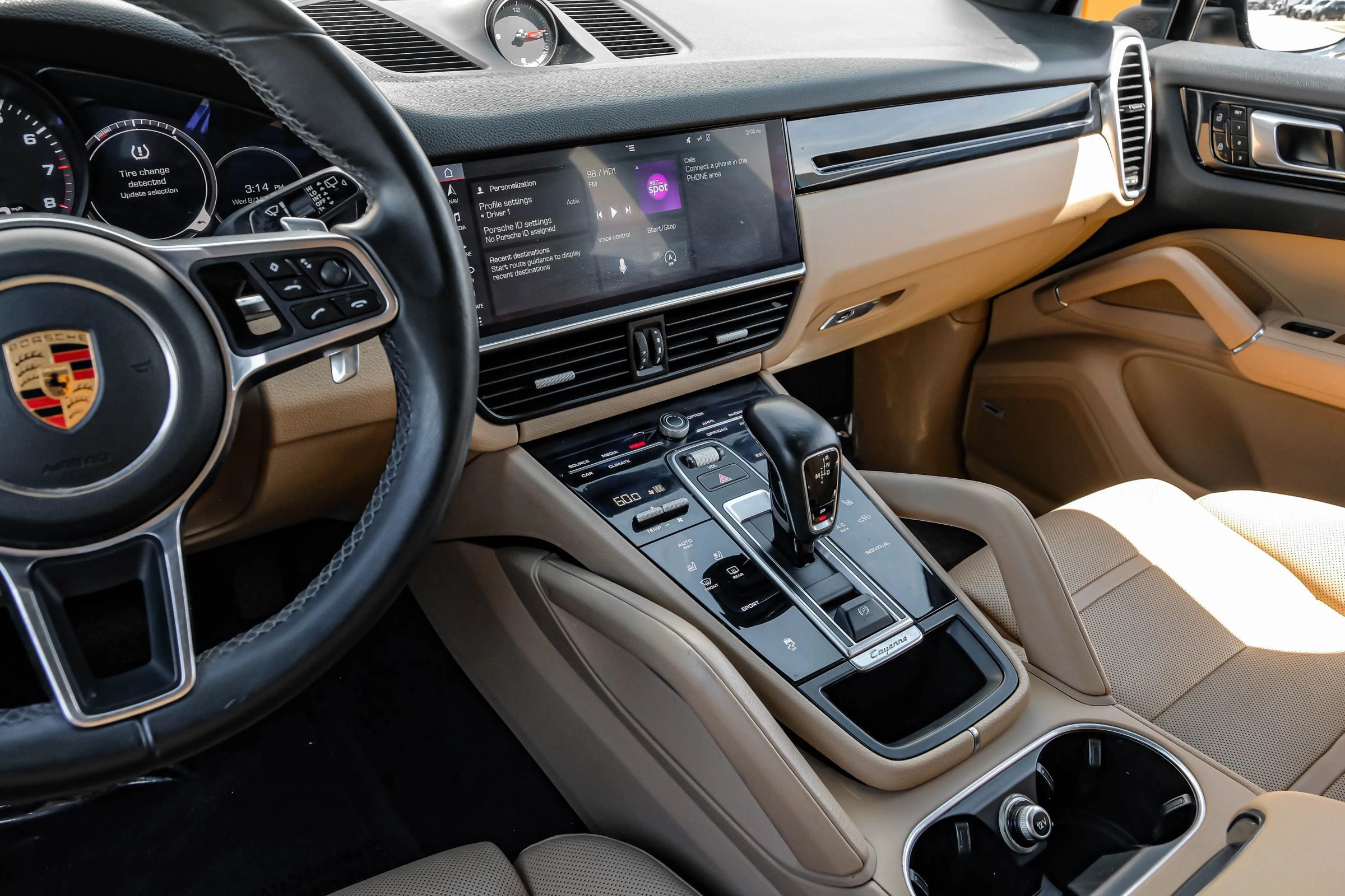Used 2019 Porsche Cayenne AWD/4WD image 25