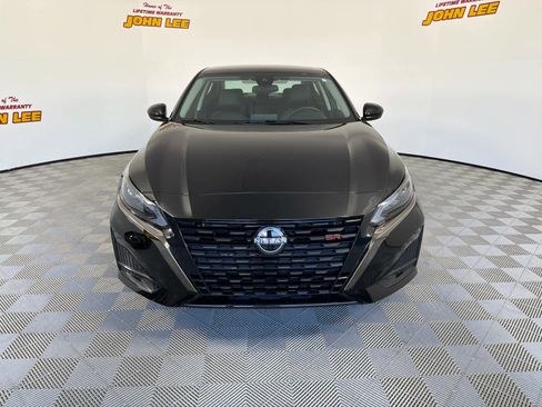 Used 2025 Nissan Altima 2.5 SR image 9