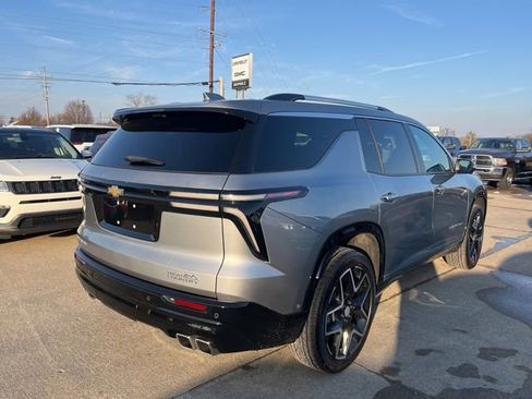 Used 2025 Chevrolet Traverse High Country w/ LPO, Floor Liner Package image 5