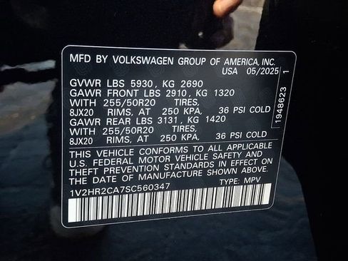 Used 2025 Volkswagen Atlas SE image 29