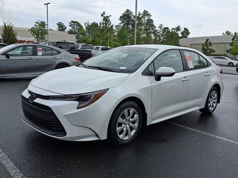 New 2026 Toyota Corolla LE FWD image 3