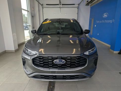 Used 2023 Ford Escape ST-Line image 2
