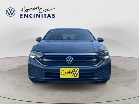 Certified 2022 Volkswagen Jetta SE image 8