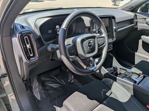 Used 2023 Jeep Grand Cherokee Altitude AWD/4WD image 14