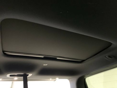 Certified 2025 Jeep Wagoneer Series II AWD/4WD image 17