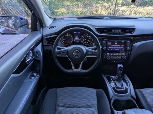 Used 2019 Nissan Rogue Sport SV w/ Technology Package image 19