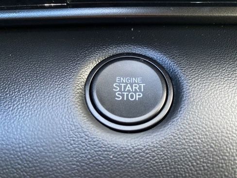 Certified 2025 Hyundai Elantra Sport image 23