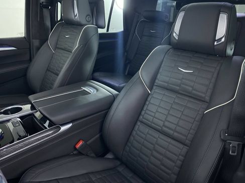 Certified 2026 Cadillac Escalade V w/ LPO, ONYX Package AWD/4WD image 12
