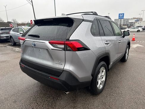 Used 2020 Toyota RAV4 LE image 8
