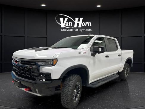 Used 2024 Chevrolet Silverado 1500 ZR2 w/ Technology Package AWD/4WD image 3
